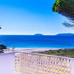 With Sea Views Apartmán