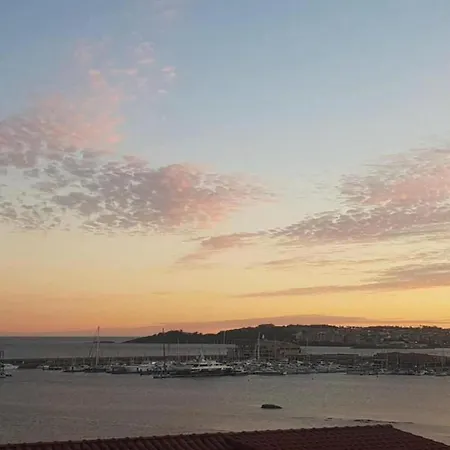 With Sea Views Apartment *