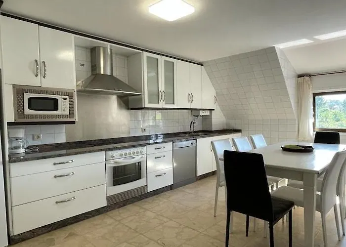 Apartment With Sea Views *